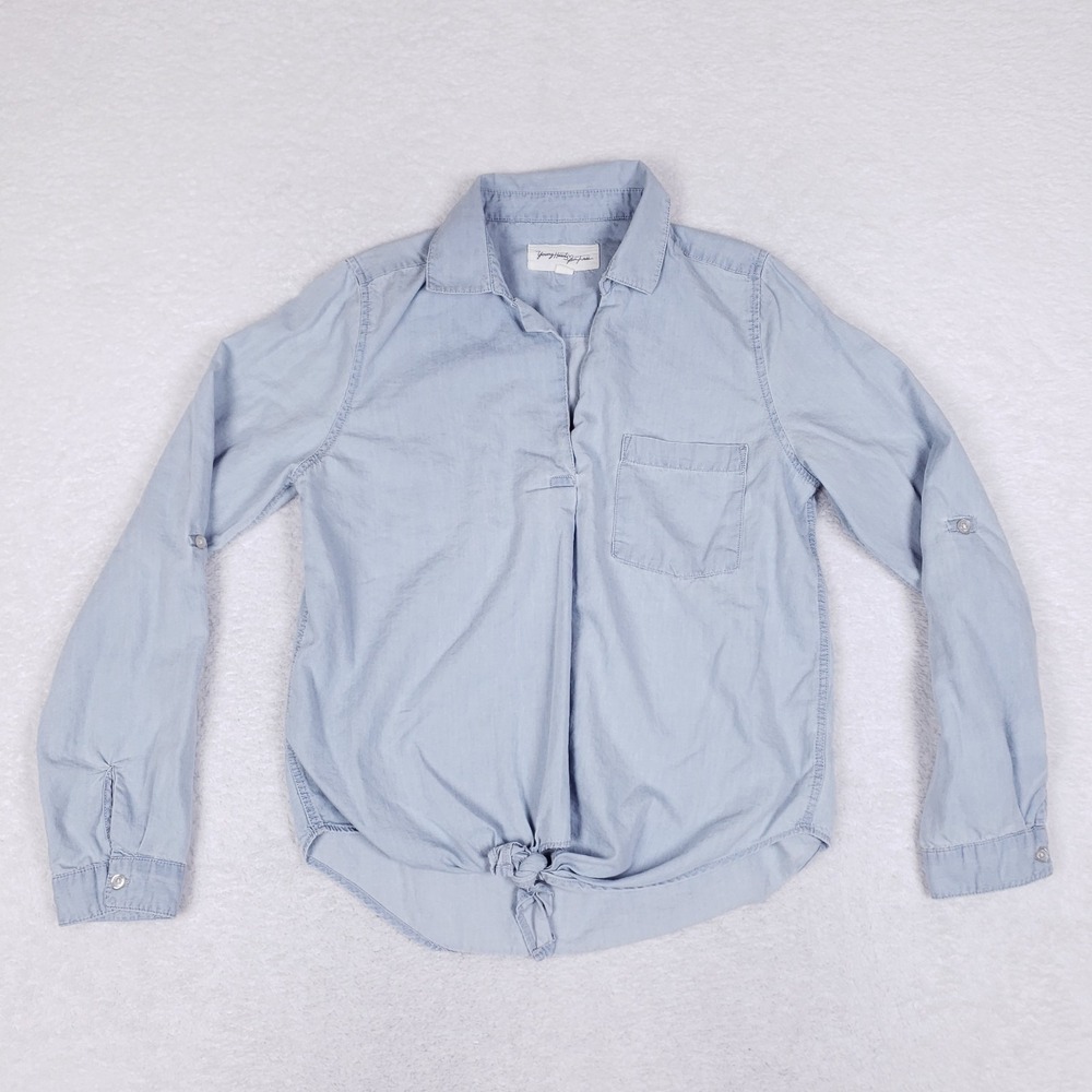 Young Heart Free Free Women's Medium Light‎ Blue Chambray Tie Front Shirt